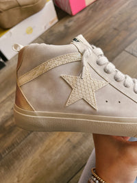 Paulina Sneaker1