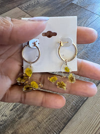 Yellow/gold earrings