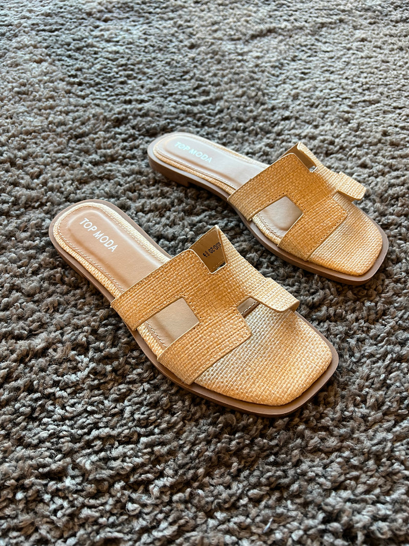 Ellen Sandal