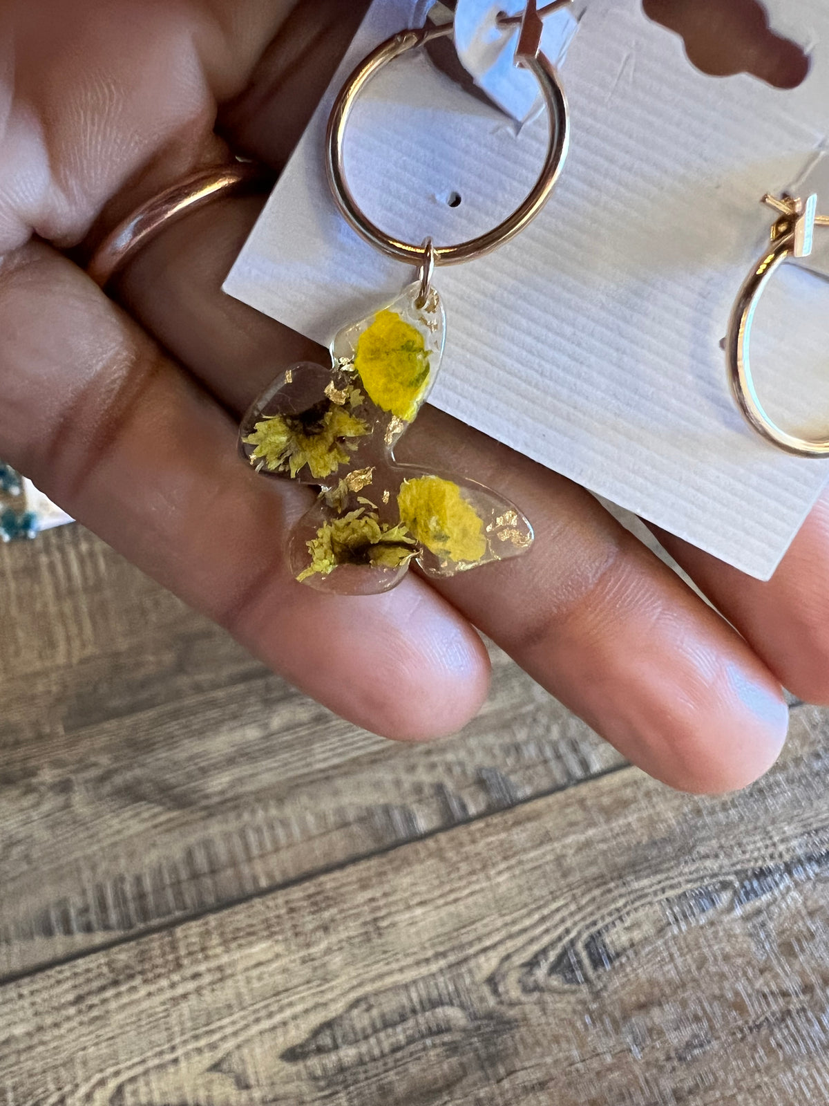 Yellow/gold earrings