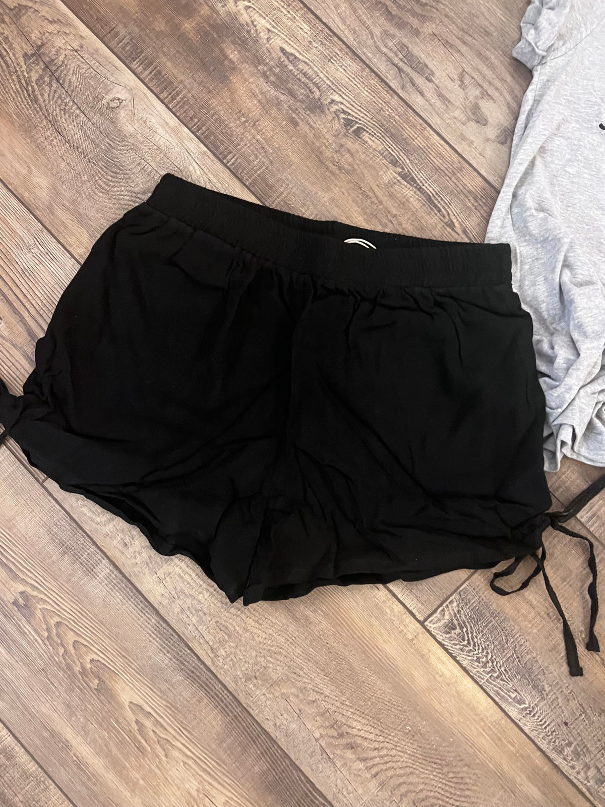 Black runched shorts