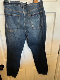 Distressed Relaxed Jean